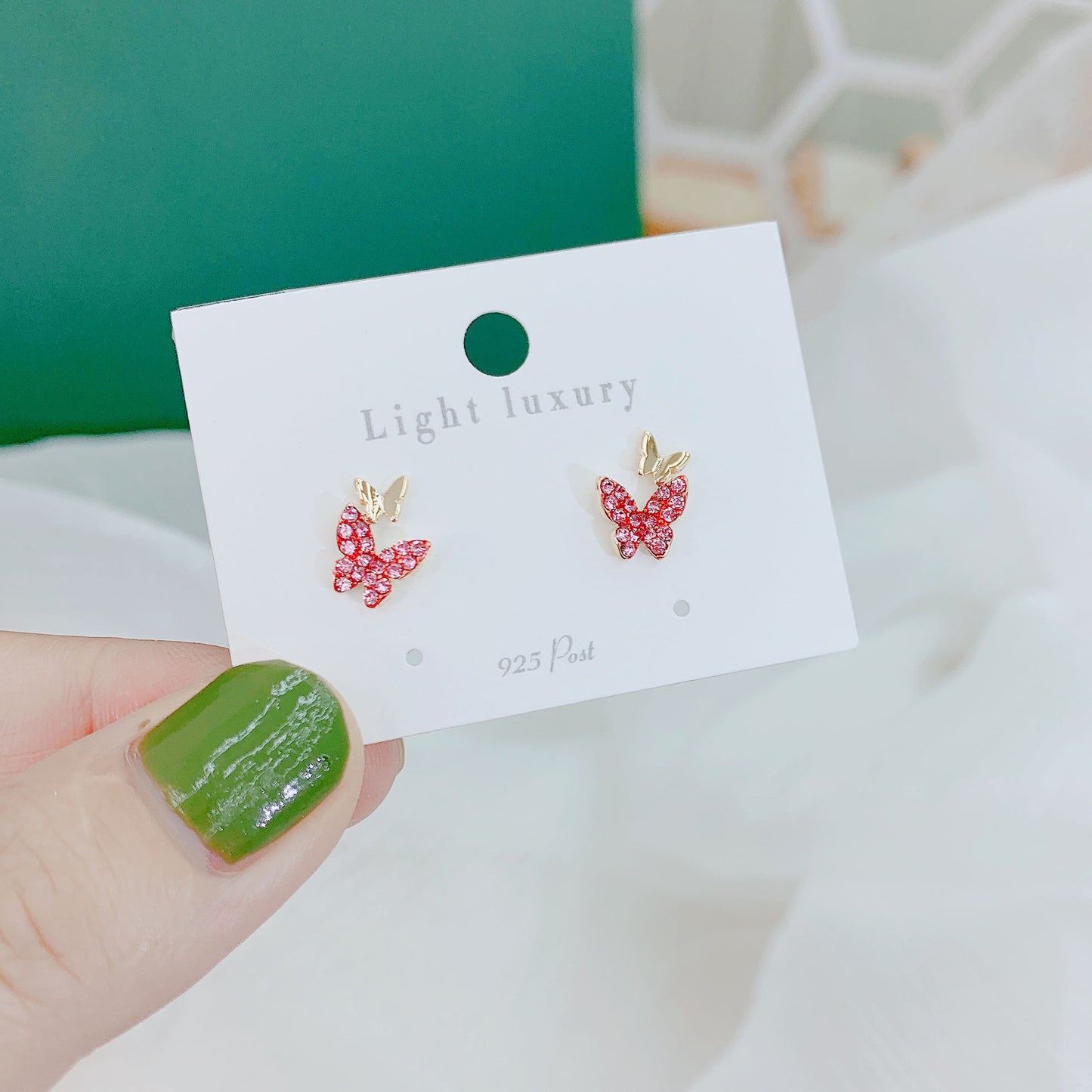 2025 Liyu Jewelry Small Simple Temperament Fashion Earrings Super Fairy S925 Silver Needle New Rhinestone Cute Butterfly Earrings
