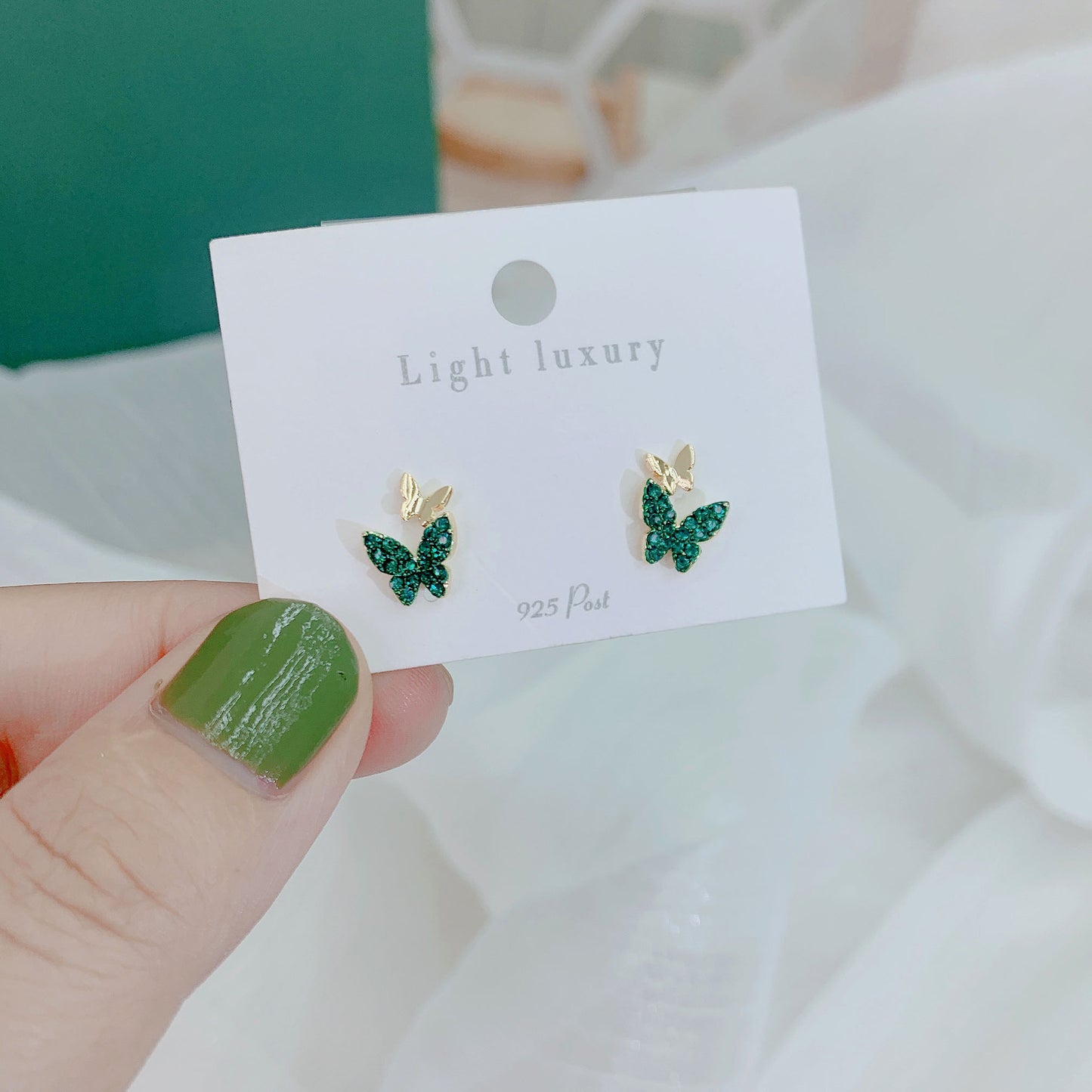 2025 Liyu Jewelry Small Simple Temperament Fashion Earrings Super Fairy S925 Silver Needle New Rhinestone Cute Butterfly Earrings