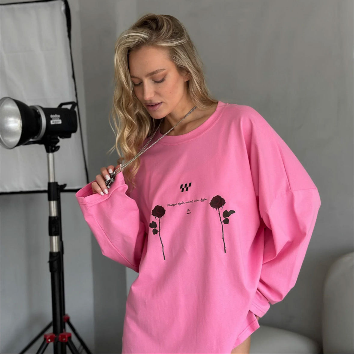 2025 design sense rose loose long-sleeved knitted sweater women's sweet spring new commuter versatile knitted top