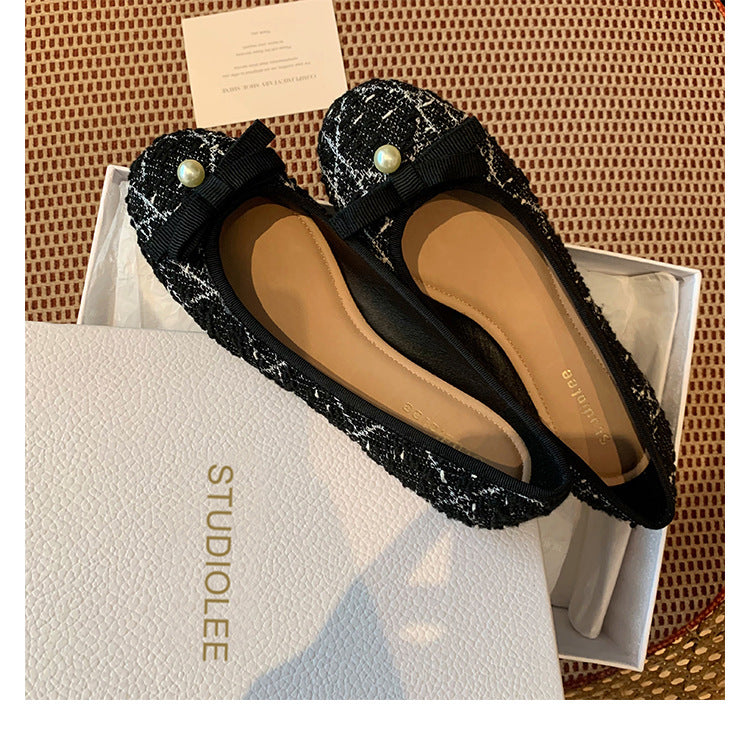 2025 Sheepskin version~ Grape mother same ins wind round head pearl bow small fragrant wind flat bottom shallow mouth commuting single shoes women