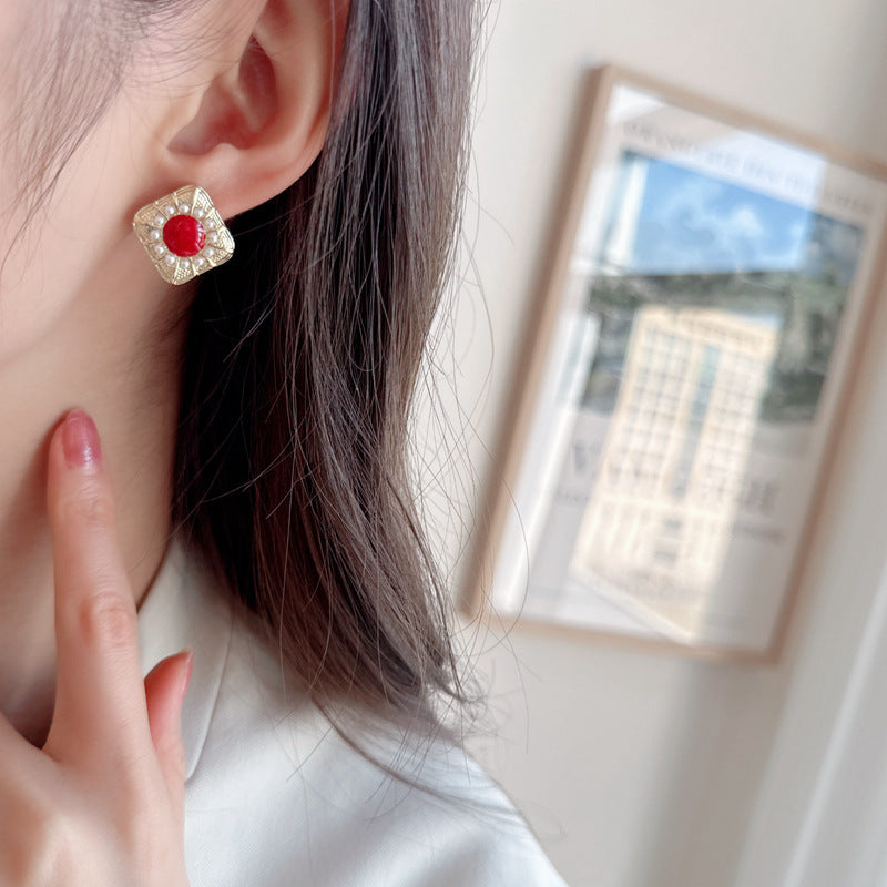 2025 S925 silver needle geometric rhombus stud earrings fashionable and simple square pearl-set earrings women's exquisite and small Korean version earrings