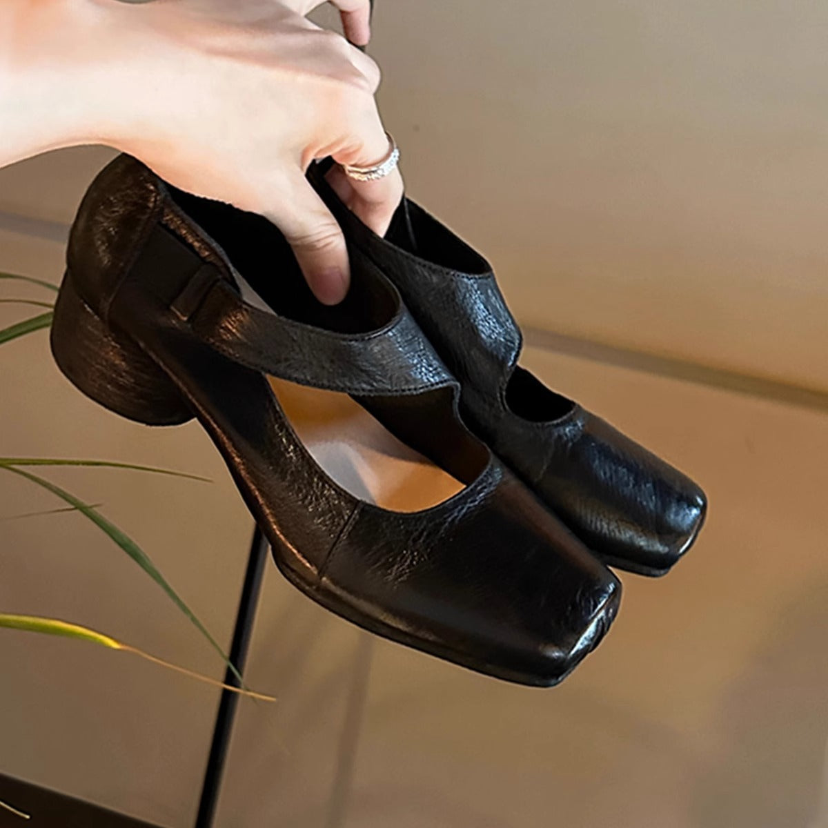 2025 Washed cowhide~ Retro leather square head pig nose thick heel single shoes women's British style small leather shoes medium heel ballet shoes