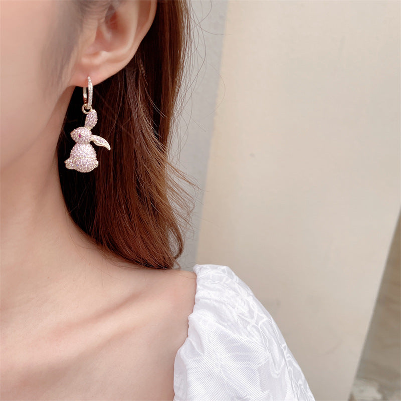 2025 Niche high-end sense light luxury style sweet girlish heart temperament ear buckle zodiac rabbit earrings tide natal year rabbit earrings