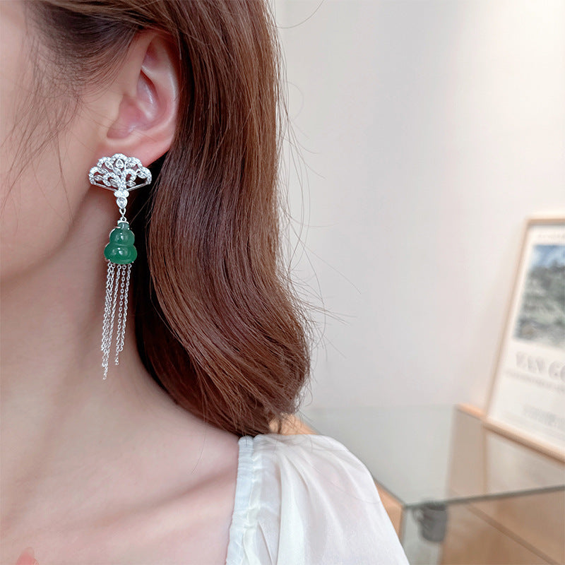 2025 Long ancient cheongsam Hanfu national style earrings female modified face shape new Chinese chalcedony gourd Fulu fringed earrings