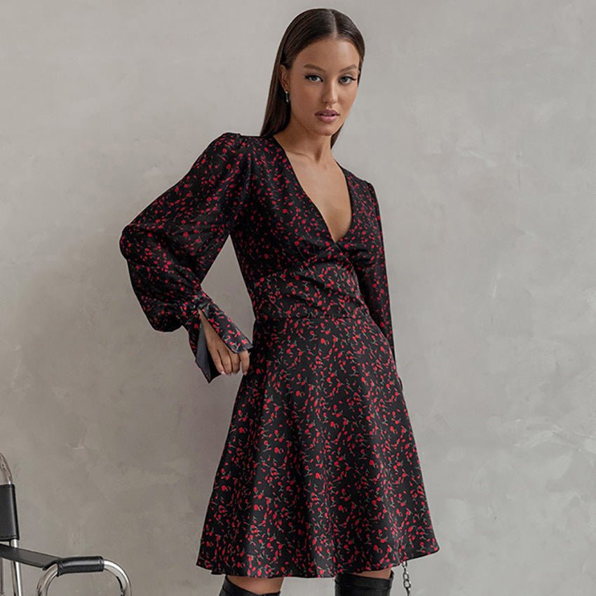2025 Floral sexy V-neck waist long-sleeved dress new autumn fashion Popular trade short skirt women