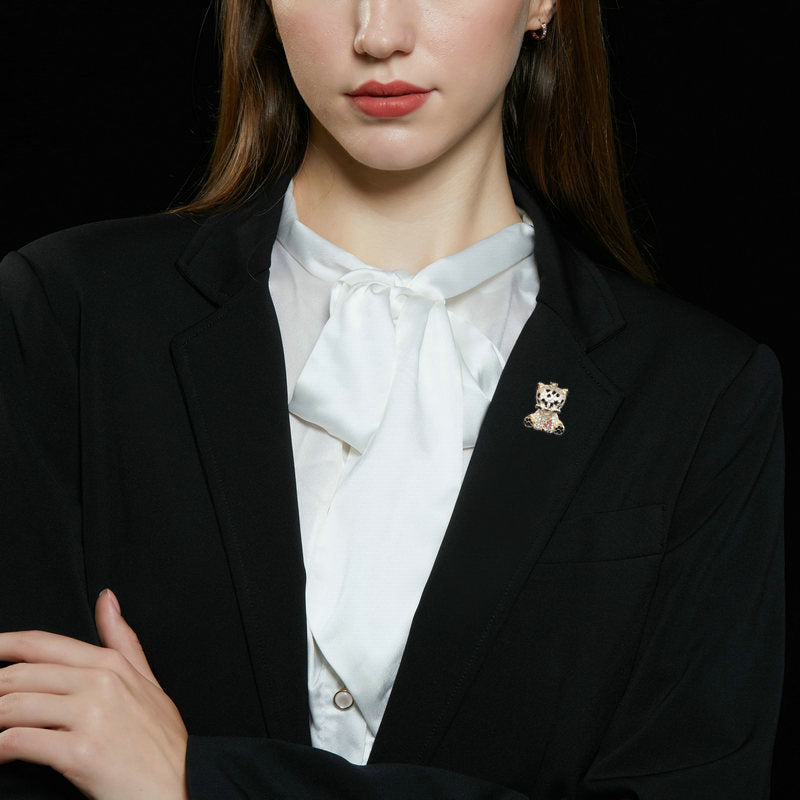 2025 Cute little tiger collar pin multi-purpose waist cardigan anti-light fixed clothes pin animal brooch wholesale