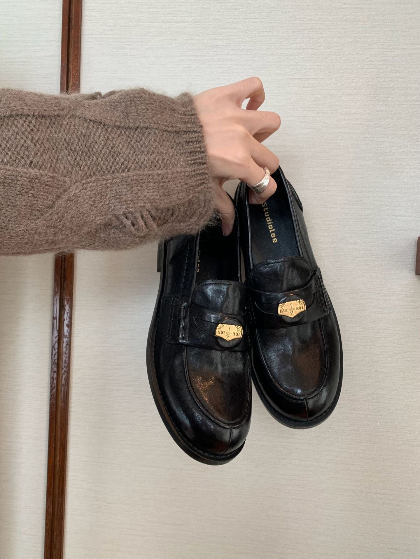 2025 Cowhide version~ Xingshengda shoes make old horse leather retro polished small gold coins thick heel loafers women's small leather shoes