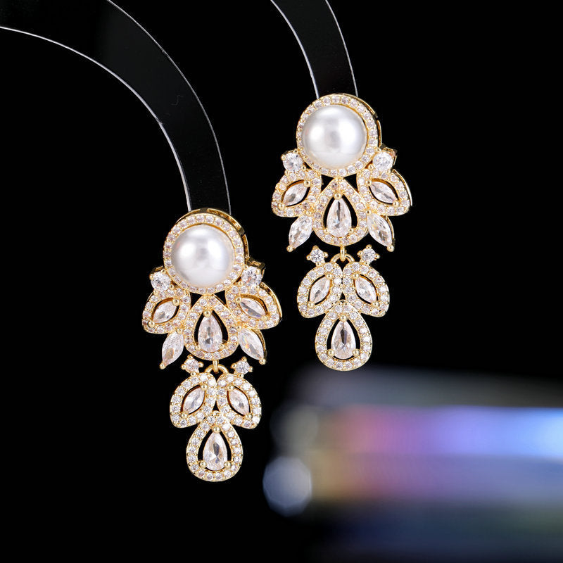 2025 Cross-border hot-selling pearl zircon water drop leaf earrings, light luxury heavy industry earrings, fashion versatile earrings wholesale