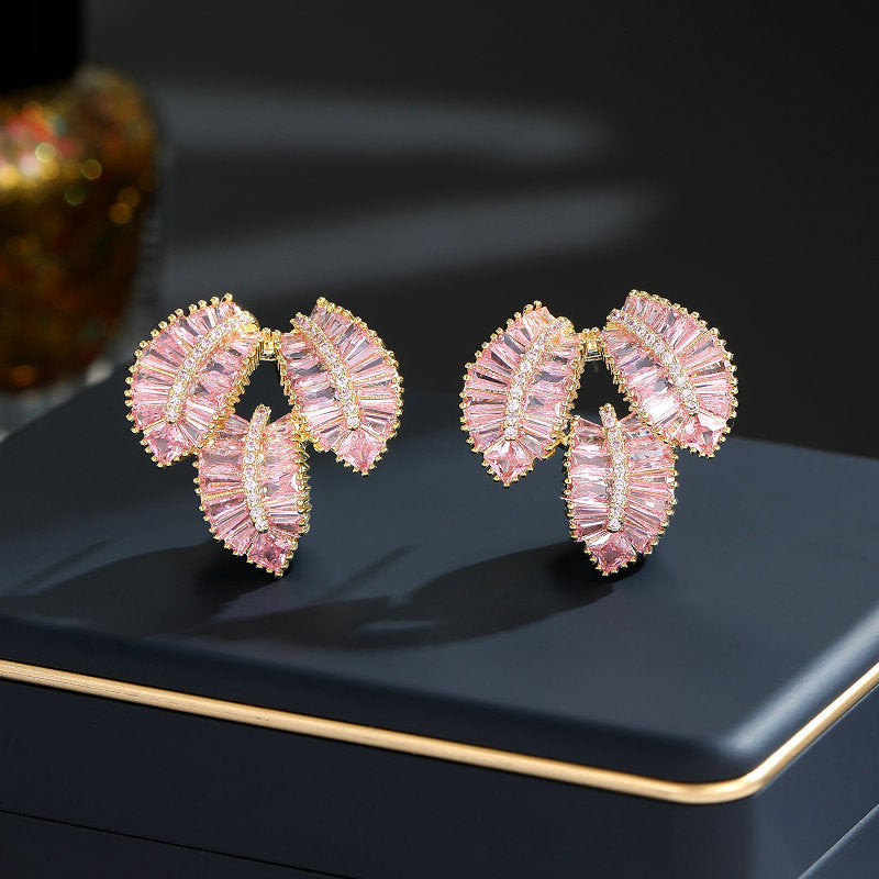 2025 S925 silver needle fashion temperament light luxury design niche earrings trendy high sense super flash zircon inlaid leaf stud earrings