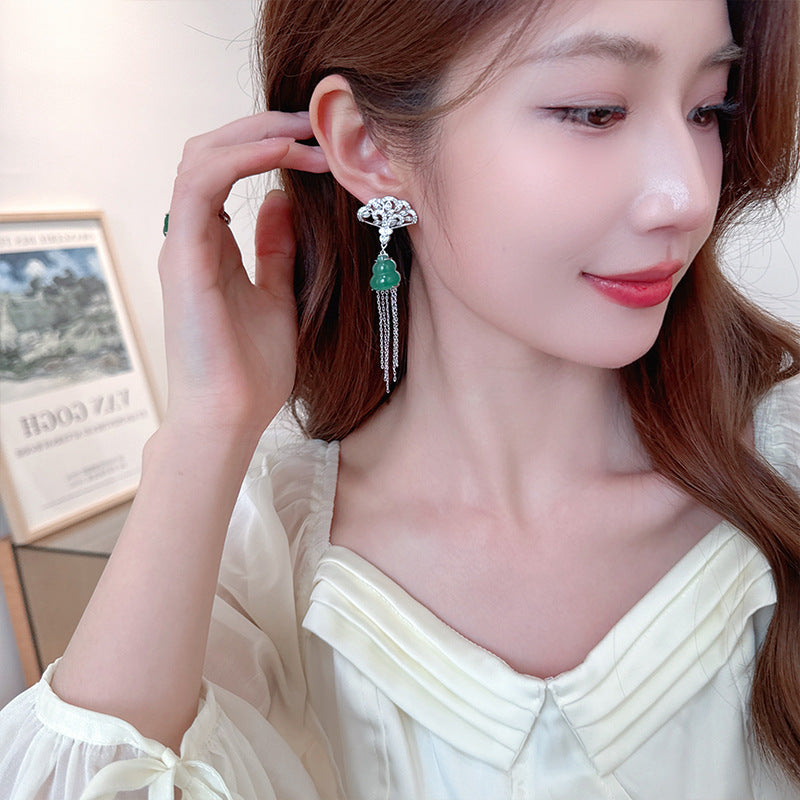2025 Long ancient cheongsam Hanfu national style earrings female modified face shape new Chinese chalcedony gourd Fulu fringed earrings
