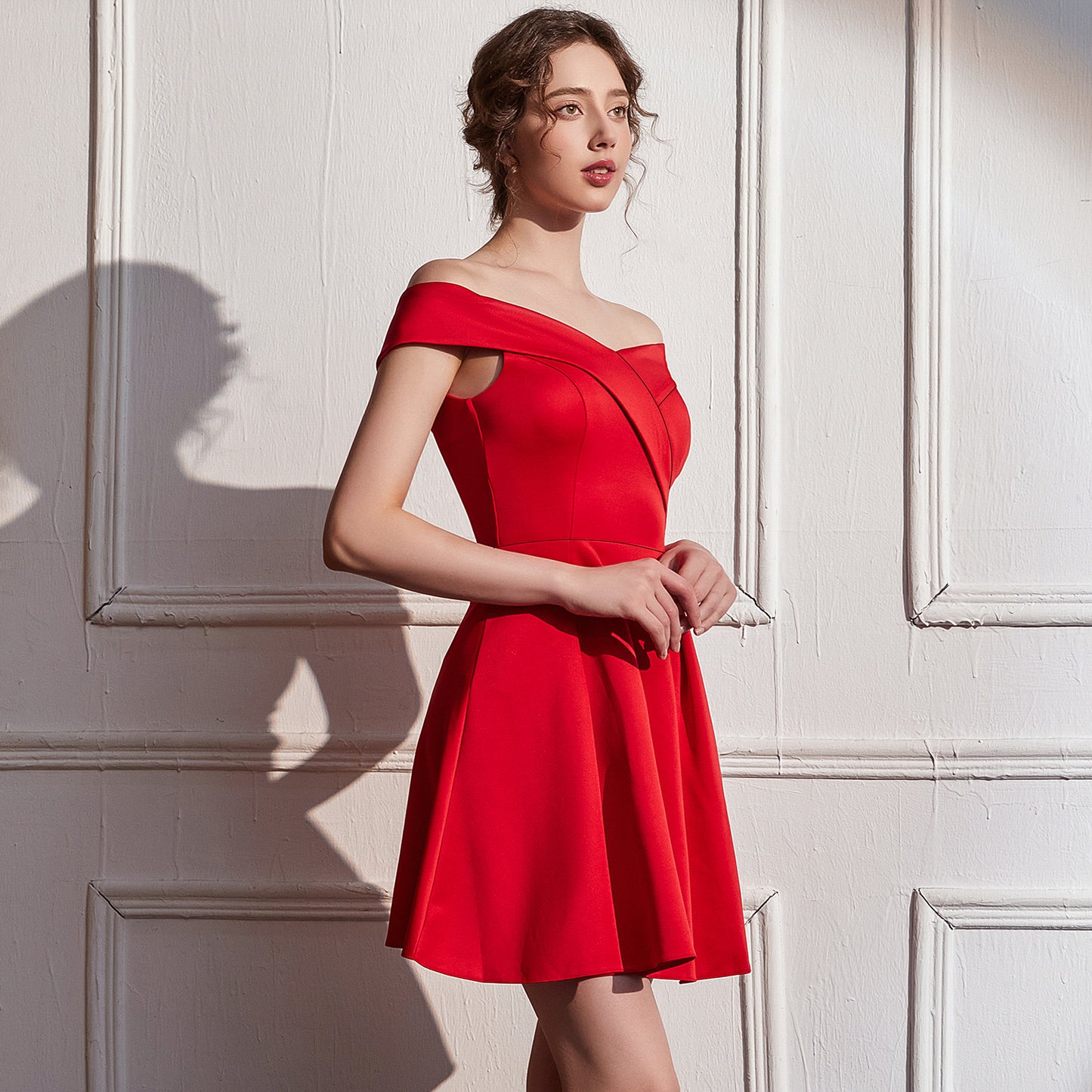 2025 Evening dress women's high-end high-end temperament socialites banquet small people with one-word shoulders can usually wear short dresses