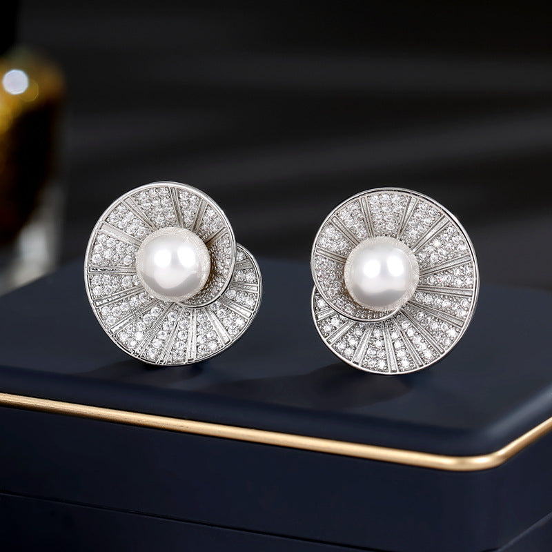 2025 s925 silver needle new style high-grade retro light luxury temperament earrings wholesale zircon pearl design shell earrings