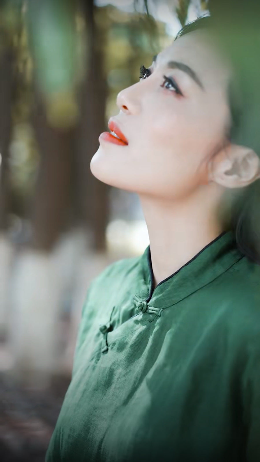 2025 Shan Zizai original, summer and autumn thin pure ramie, diagonal stand-up collar retro literary green shirt 210616