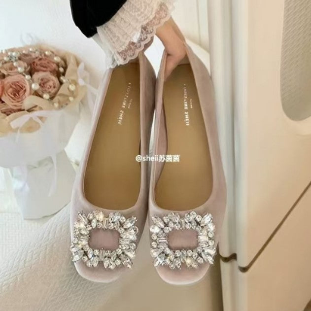 2025 Su Yinyin has the same year-end dinner~ square head diamond buckle shallow mouth velvet versatile flat-soled single shoes women's commuter shoes wedding