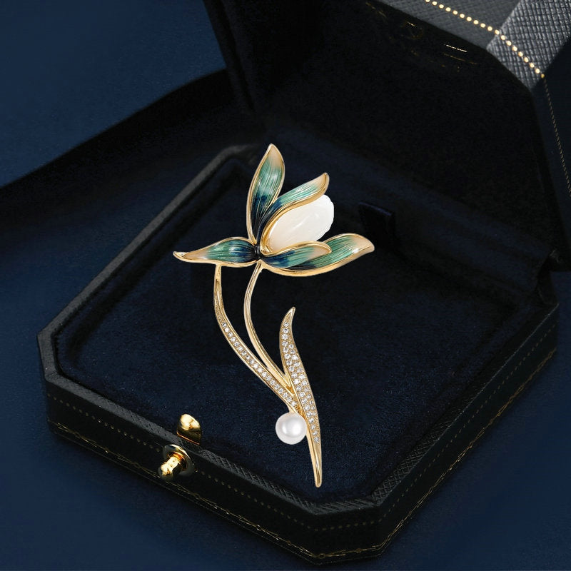2025 Elegant temperament retro Chinese style new clothing cheongsam dress autumn and winter coat corsage accessories magnolia brooch