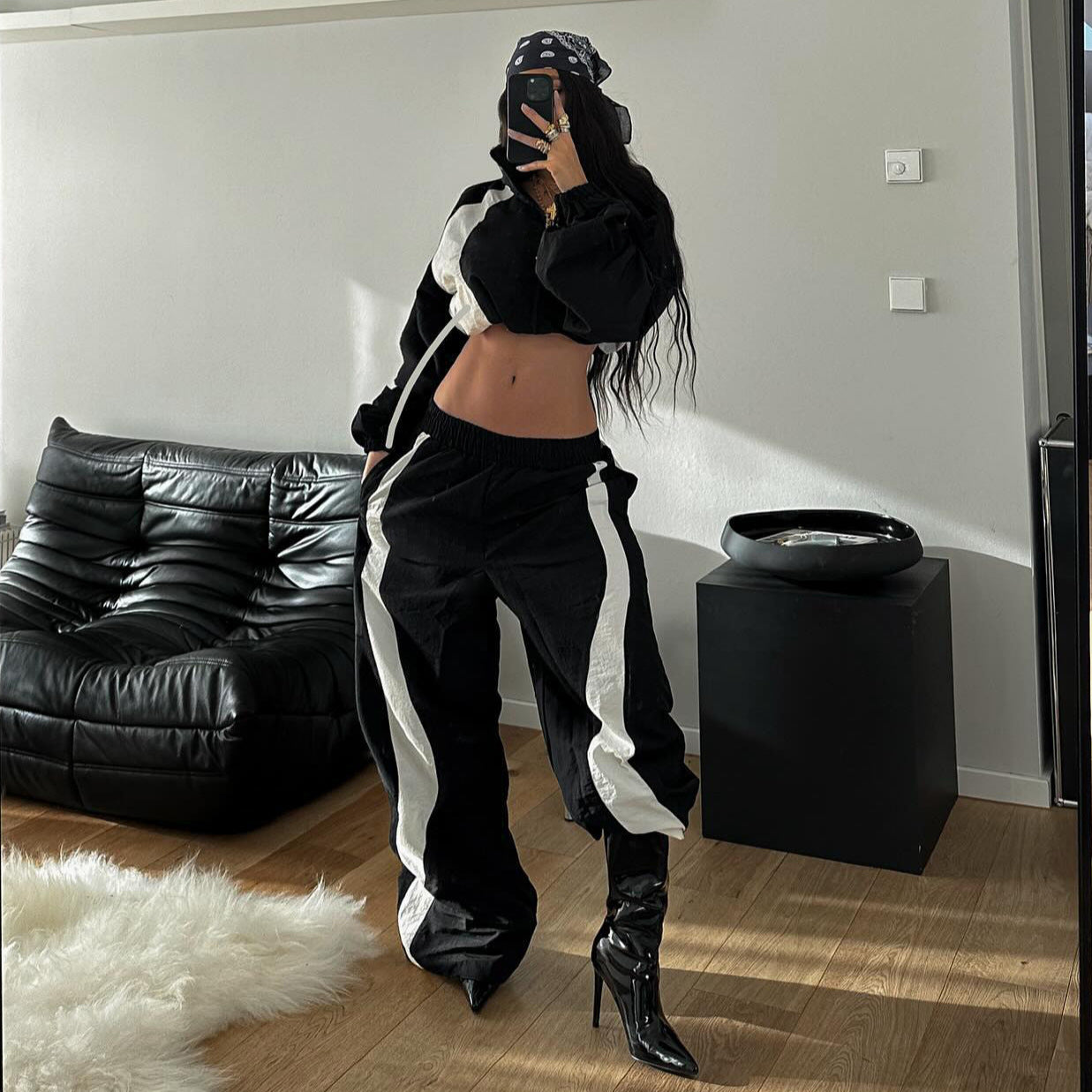 2025 Spice Girls Fashion Contrasting Colors Splicing Exposed Navel Sports Suit Women's High-end Loose Fashion Suit Women's Cross-border