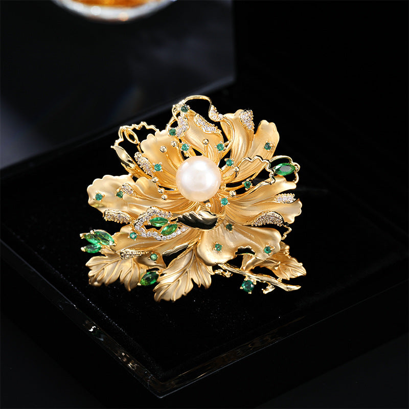 2025 Rich and elegant peony flower brooch freshwater pearl light luxury high-end fashion banquet dress flower brooch accessories