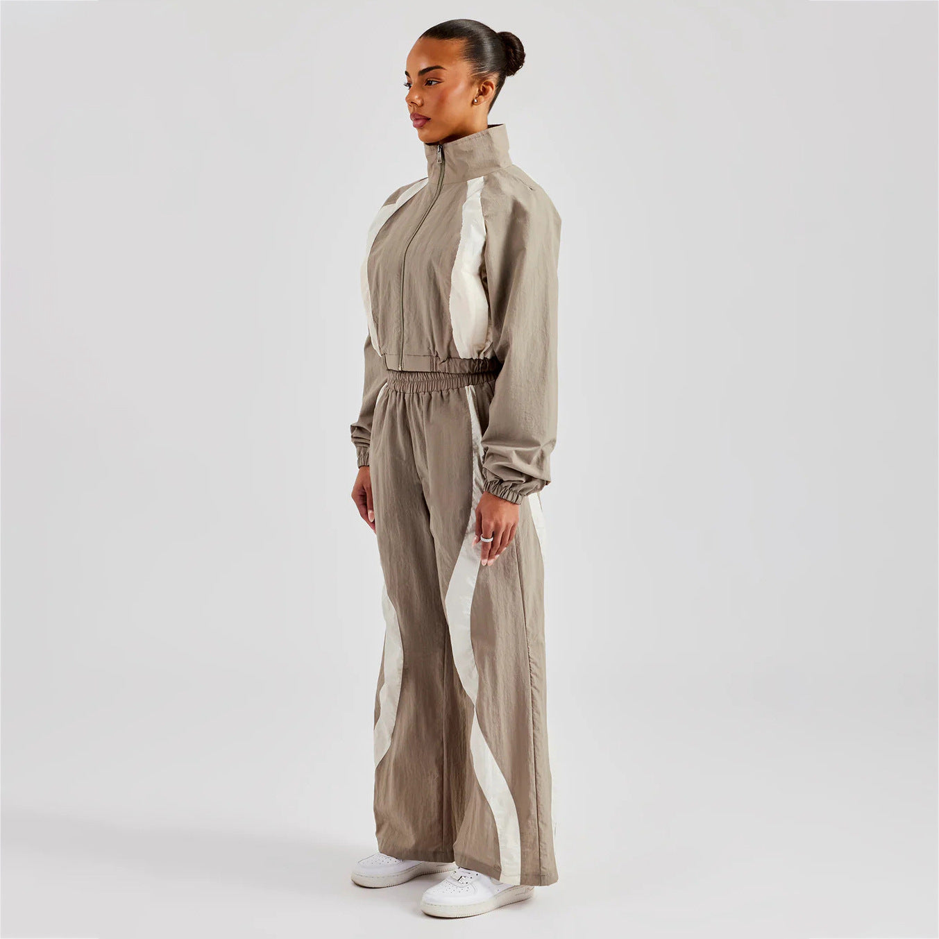 2025 Spice Girls Fashion Contrasting Colors Splicing Exposed Navel Sports Suit Women's High-end Loose Fashion Suit Women's Cross-border