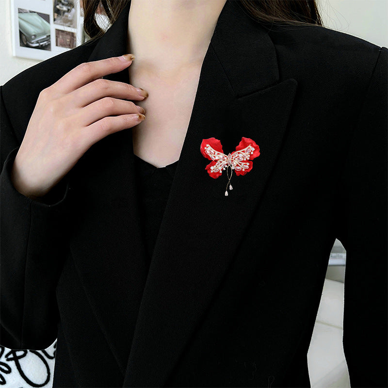 2025 High-end New luxury corsage heavy industry zircon three-dimensional design sense suit coat pin Red leaf butterfly brooch