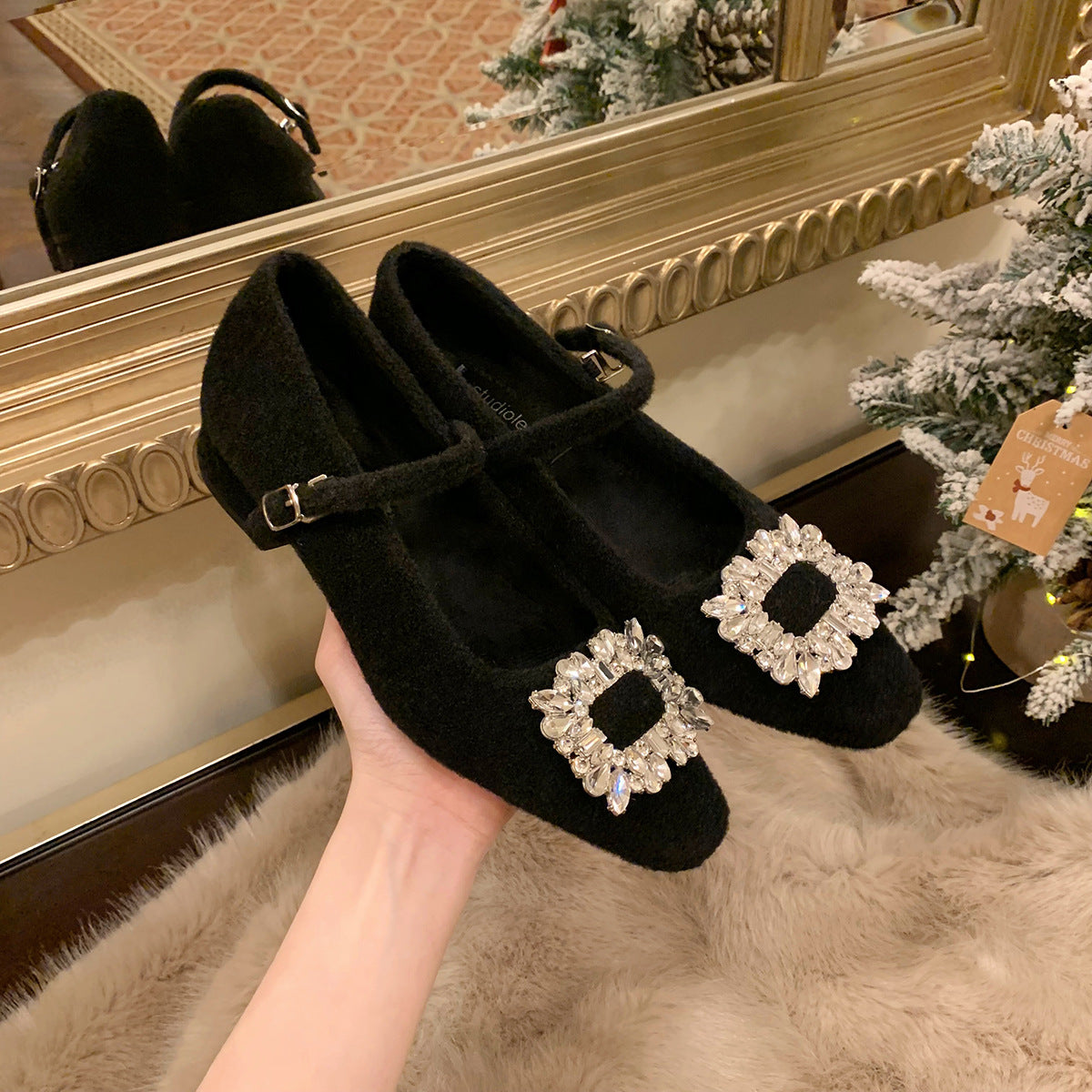 2025 Grape mother has the same diamond buckle with a word in the small square head velvet with warm woolen thick heel Mary Jane single shoes women
