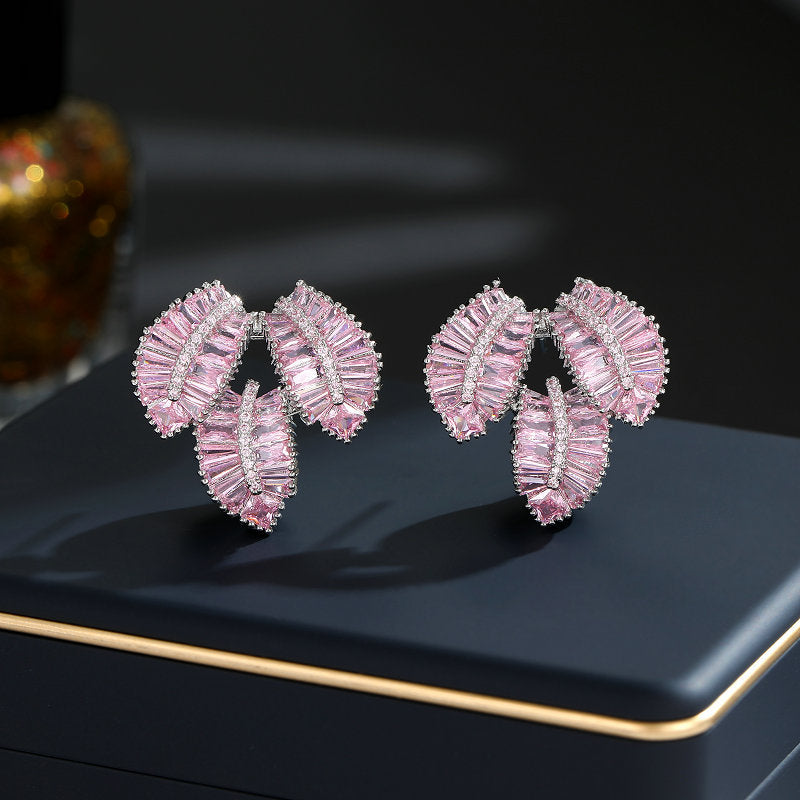 2025 S925 silver needle fashion temperament light luxury design niche earrings trendy high sense super flash zircon inlaid leaf stud earrings