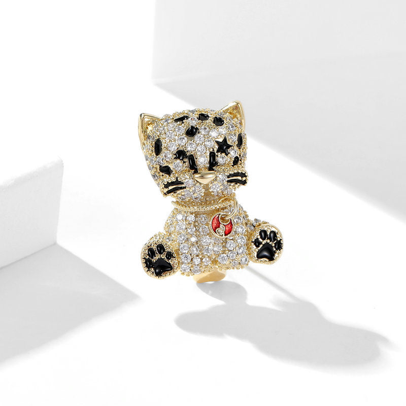 2025 Cute little tiger collar pin multi-purpose waist cardigan anti-light fixed clothes pin animal brooch wholesale