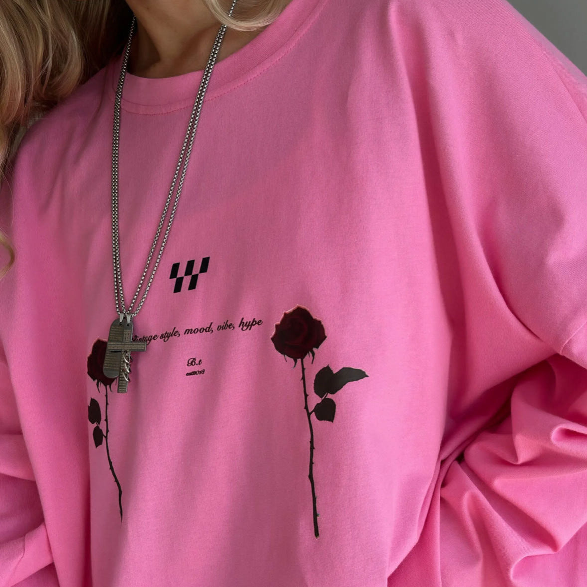 2025 design sense rose loose long-sleeved knitted sweater women's sweet spring new commuter versatile knitted top
