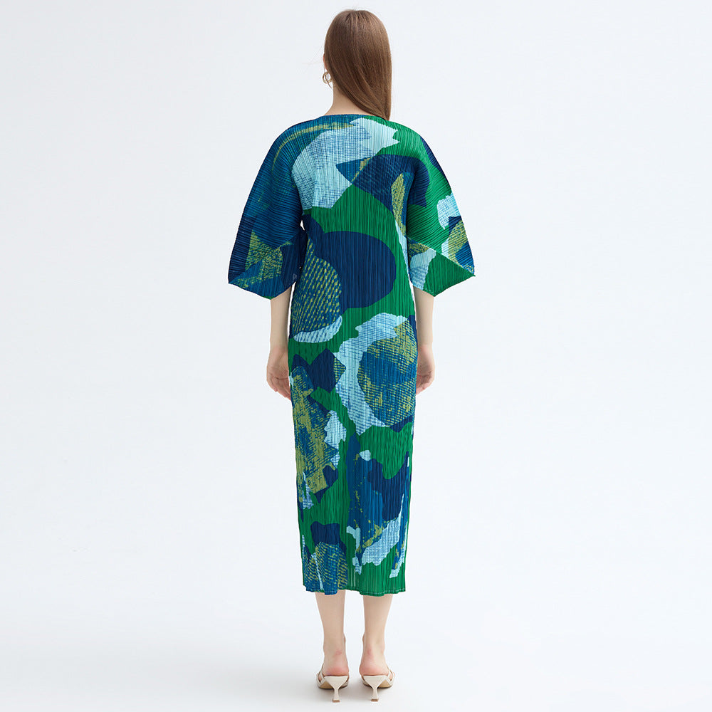 2025 Miyake new geometric printing seven-quarter sleeve round neck loose Korean version dress women's pleated temperament A-shaped skirt