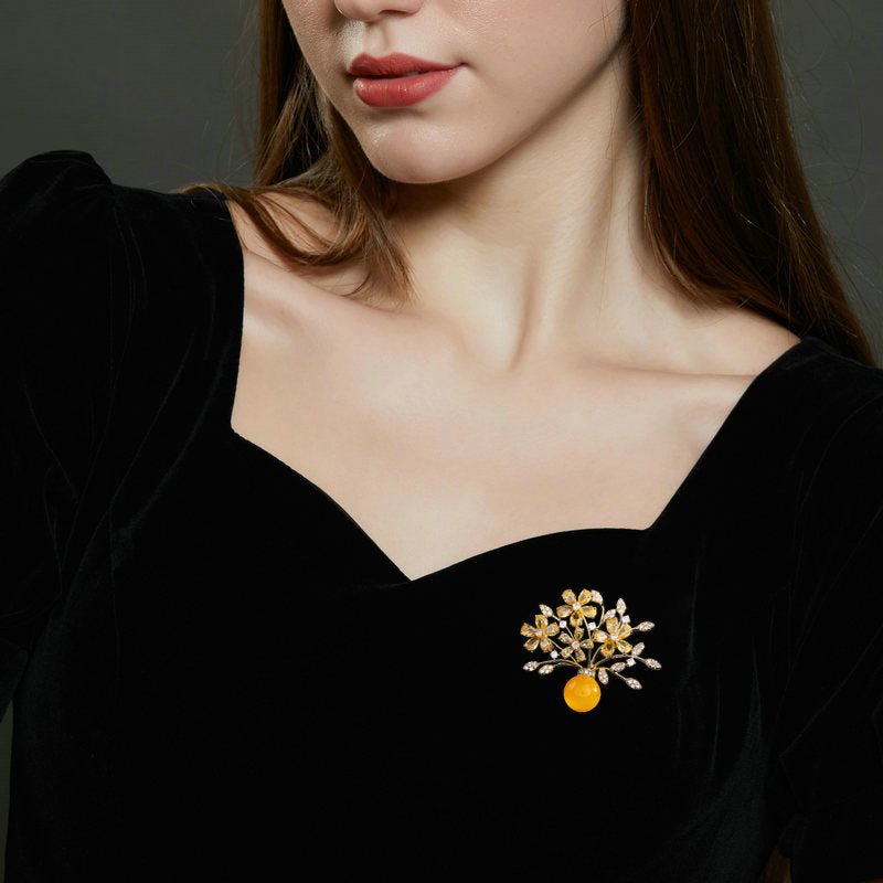 2025 Retro Chinese style high-end brooch wholesale imitation agate zircon inlaid flower blue pin autumn and winter coat accessories