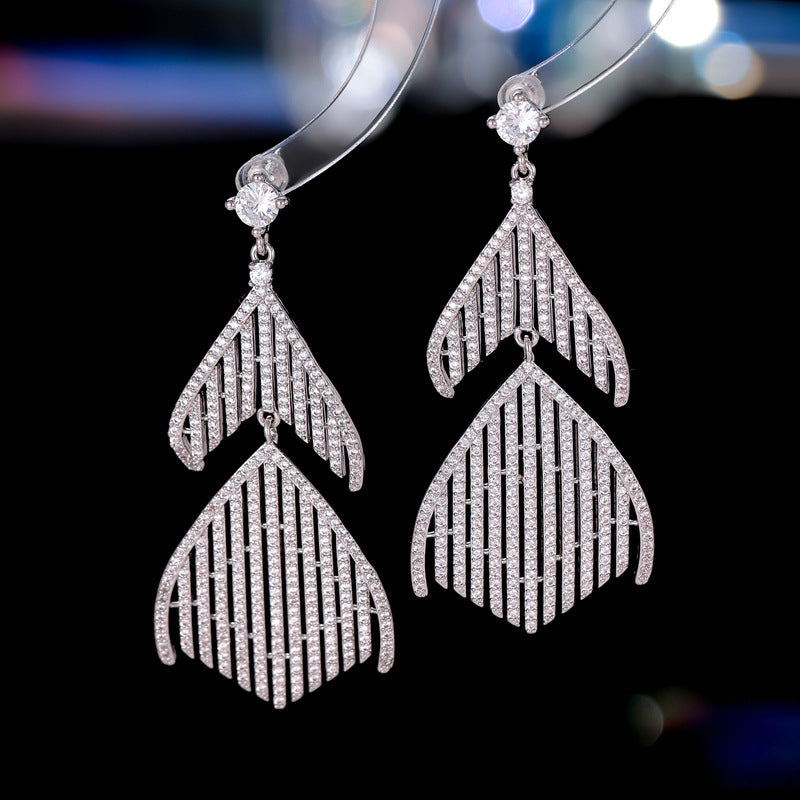 2025 fashion fishtail fringed earrings s925 silver needle personality exaggerated gradual change micro zircon super flash dinner earrings