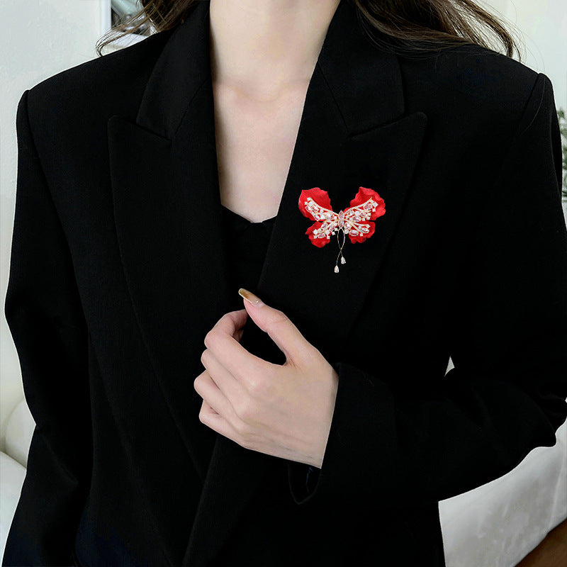 2025 High-end New luxury corsage heavy industry zircon three-dimensional design sense suit coat pin Red leaf butterfly brooch