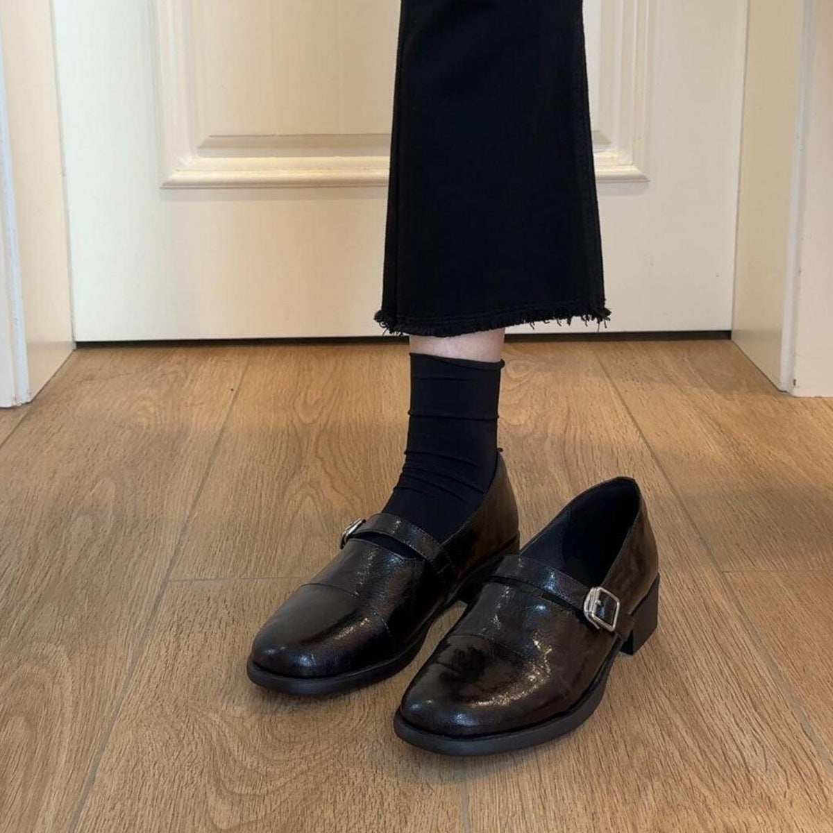 2025 Sheepskin version~ row style retro low-heeled small leather shoes women's one-pedal belt buckle leather loafers new small single shoes