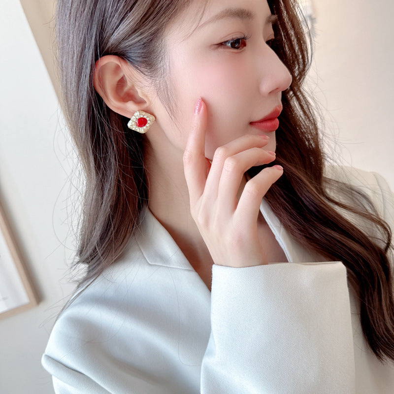 2025 S925 silver needle geometric rhombus stud earrings fashionable and simple square pearl-set earrings women's exquisite and small Korean version earrings