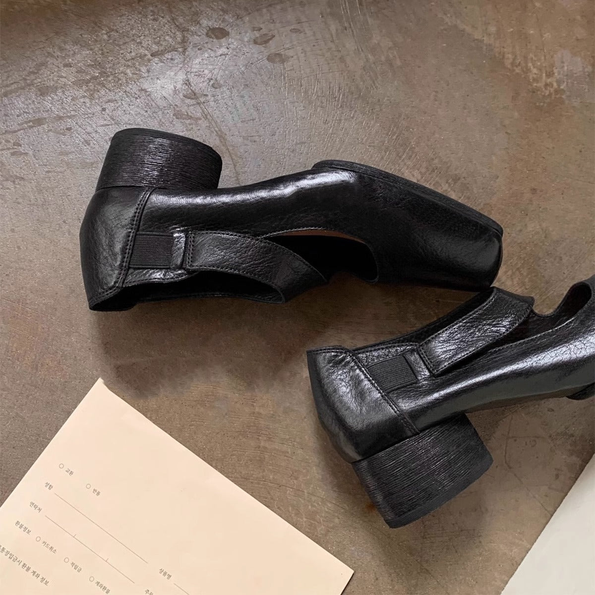 2025 Washed cowhide~ Retro leather square head pig nose thick heel single shoes women's British style small leather shoes medium heel ballet shoes