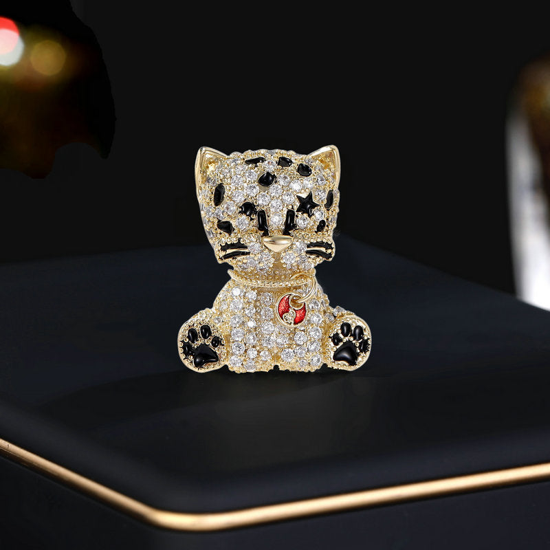 2025 Cute little tiger collar pin multi-purpose waist cardigan anti-light fixed clothes pin animal brooch wholesale