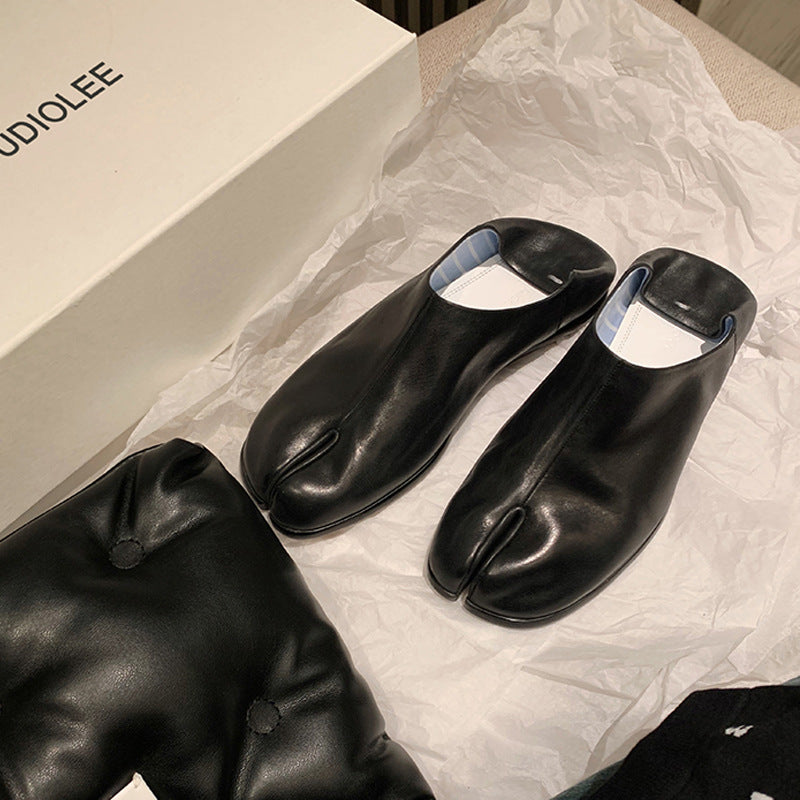 2025 Cowhide version~ Grape mother has the same female new silver horseshoe lazy one-pedal flat-bottomed shallow-mouth pig's trotters split-toe shoes.