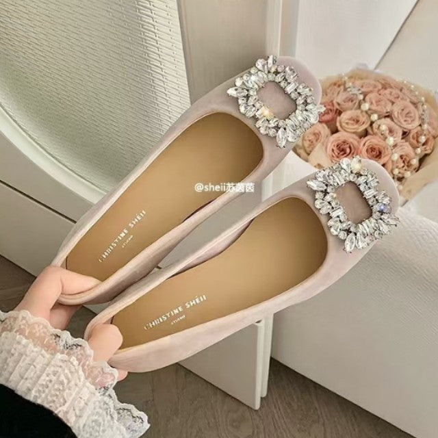 2025 Su Yinyin has the same year-end dinner~ square head diamond buckle shallow mouth velvet versatile flat-soled single shoes women's commuter shoes wedding