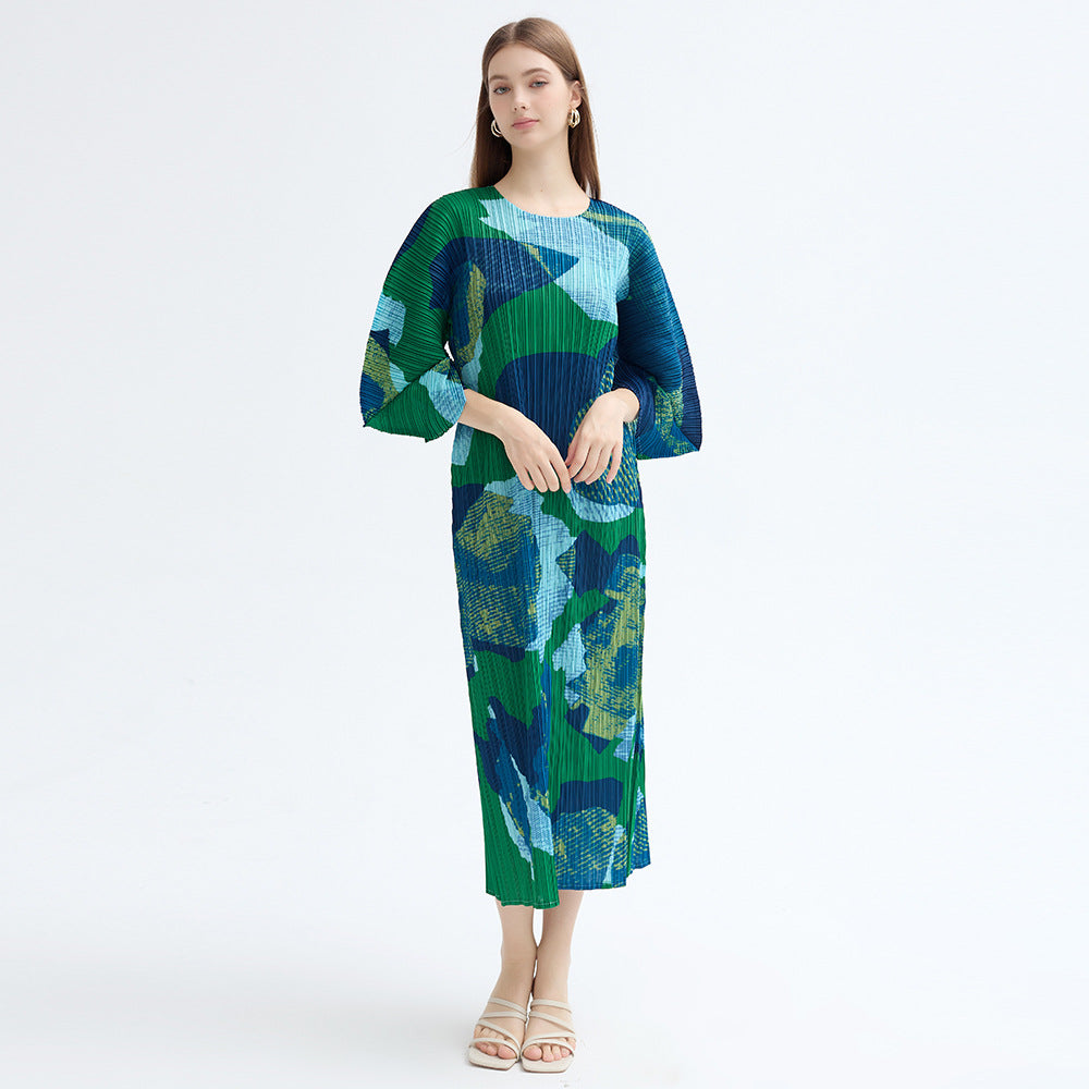 2025 Miyake new geometric printing seven-quarter sleeve round neck loose Korean version dress women's pleated temperament A-shaped skirt