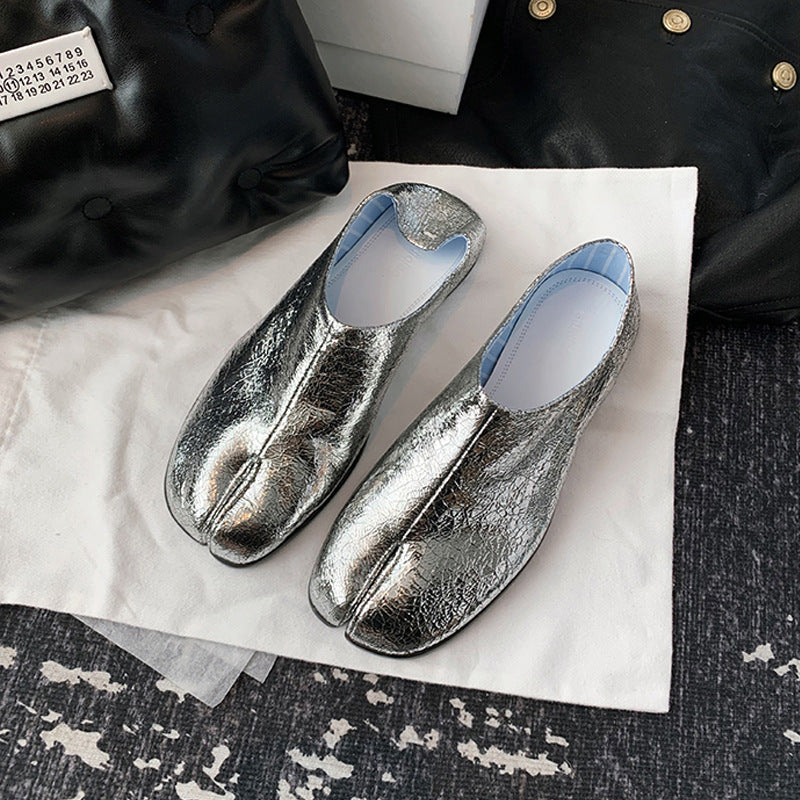 2025 Cowhide version~ Grape mother has the same female new silver horseshoe lazy one-pedal flat-bottomed shallow-mouth pig's trotters split-toe shoes.