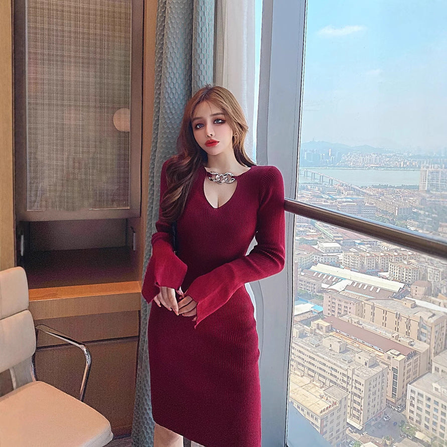 2025 Fashion Chain V-Neck Knitted Dress Autumn and Winter Long Sleeve Waist Low Chest Hip Wrap Bottom Skirt Dongdaemun Hot Trade