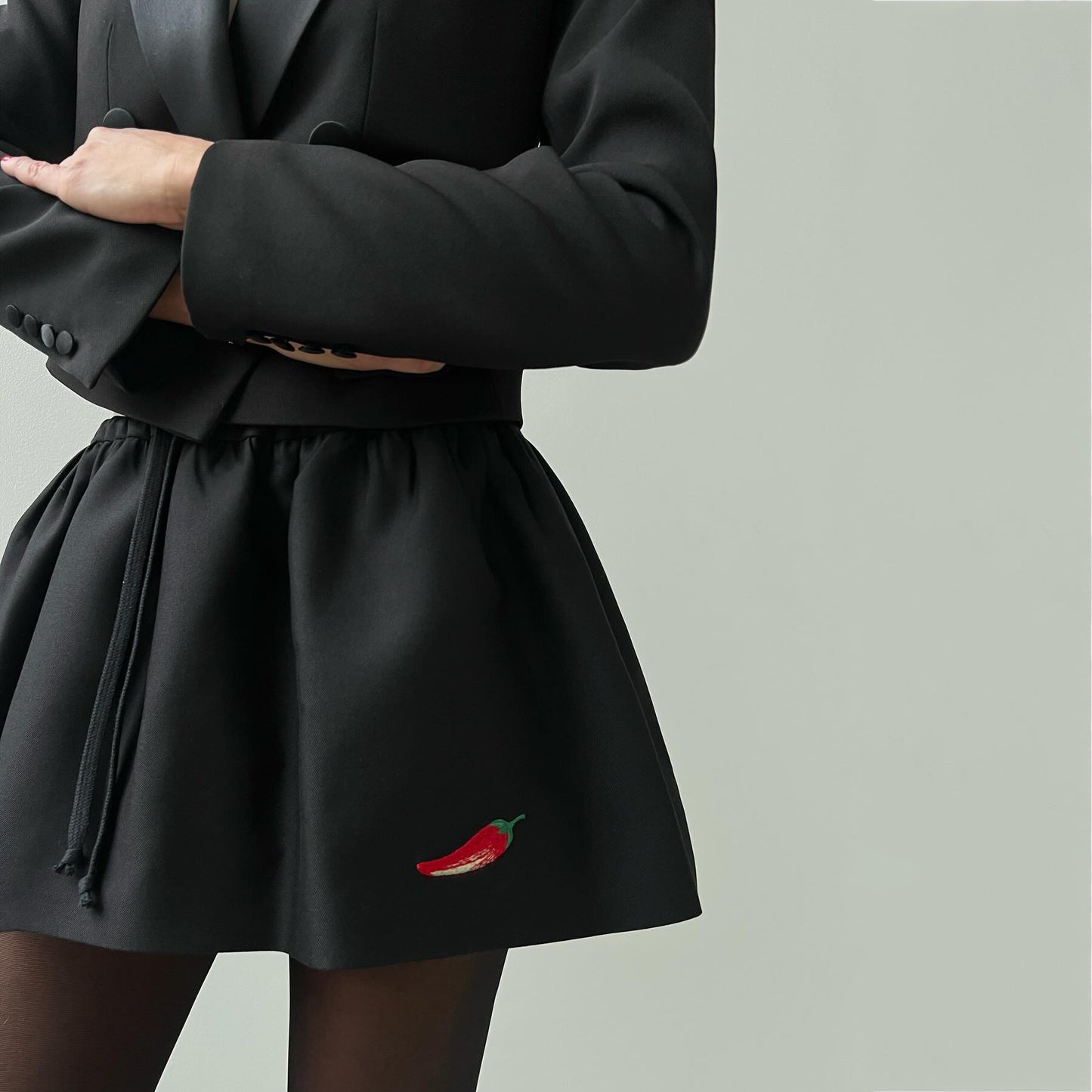 2025 spring new design pepper embroidery suit women's two-piece waist suit skirt New fashion