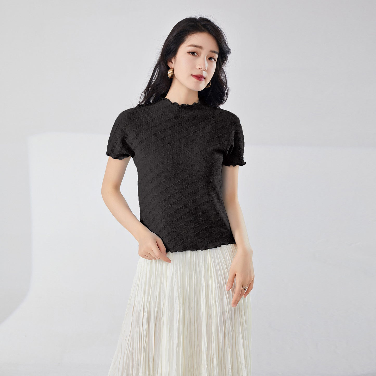 2025 Women's hot-selling short-sleeved T-shirt summer temperament semi-turtleneck slim-fitting and thin commuting simple versatile pleated top