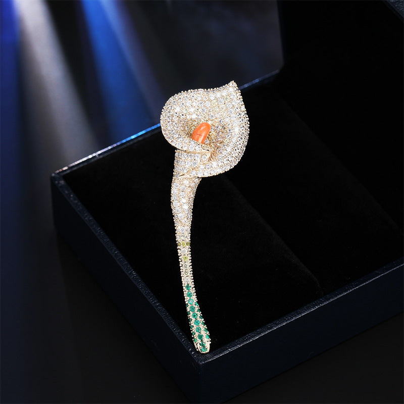 2025 High-end sense of elegance, temperament, corsage, niche design sense, zircon pin, a calla lily brooch, suit accessories