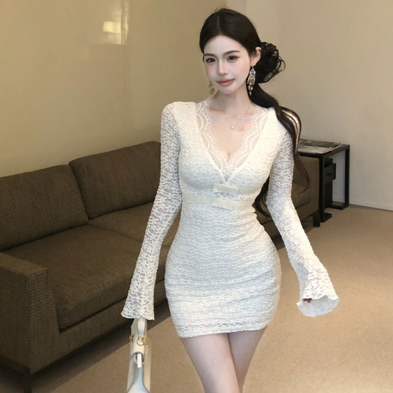 2025 Celebrity women's clothing new fashion Spice Girl V-neck slim-fitting slim-looking hip-wrapping lace dress small dress short