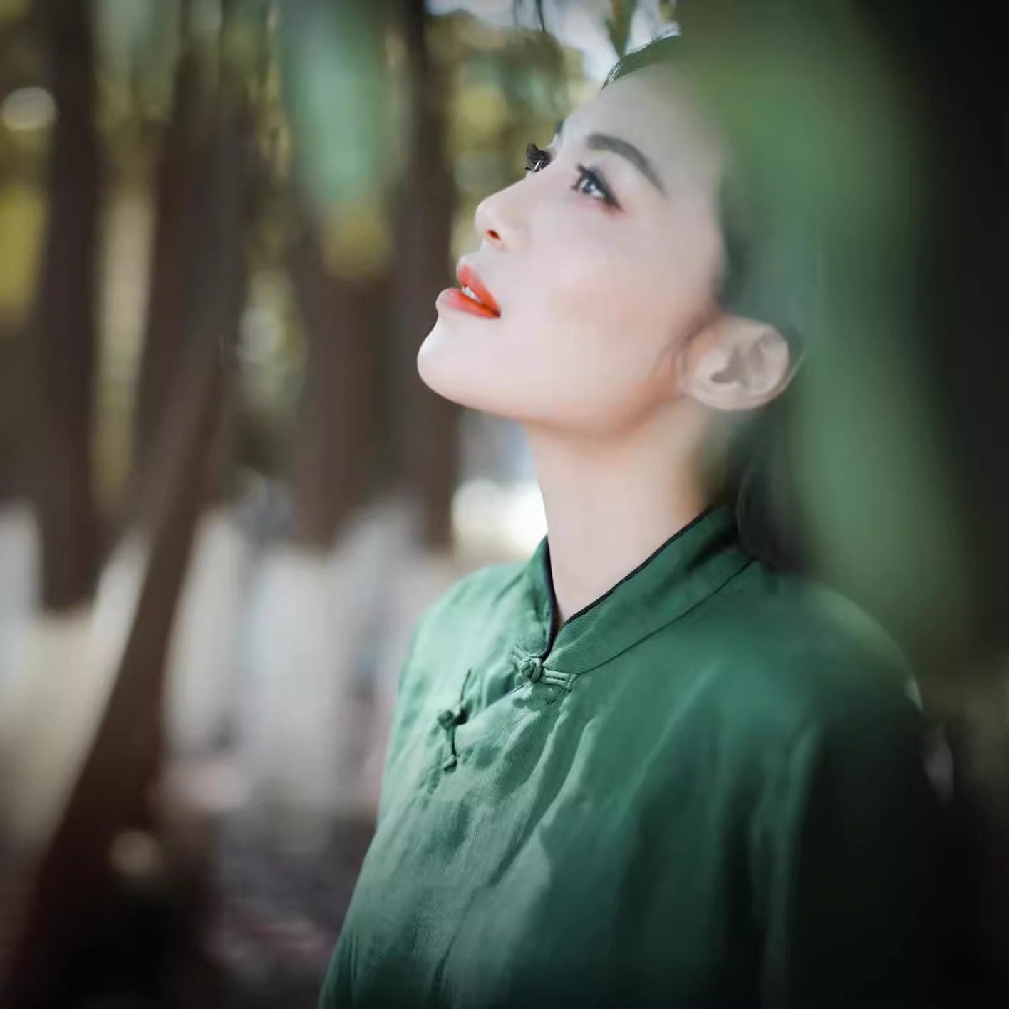 2025 Shan Zizai original, summer and autumn thin pure ramie, diagonal stand-up collar retro literary green shirt 210616