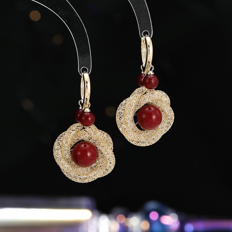 2025 Retro Chinese style red pearl ear buckle trendy high-end sense light luxury metal mesh earrings niche simple earrings women