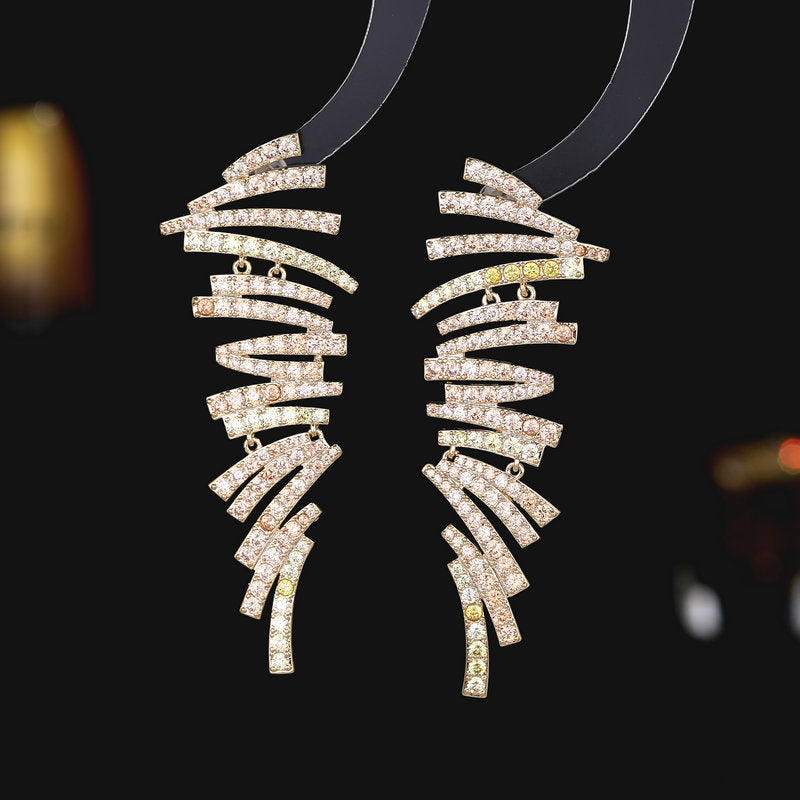 2025 New exaggerated atmosphere banquet dress with earrings trend designer style geometric creative irregular line earrings