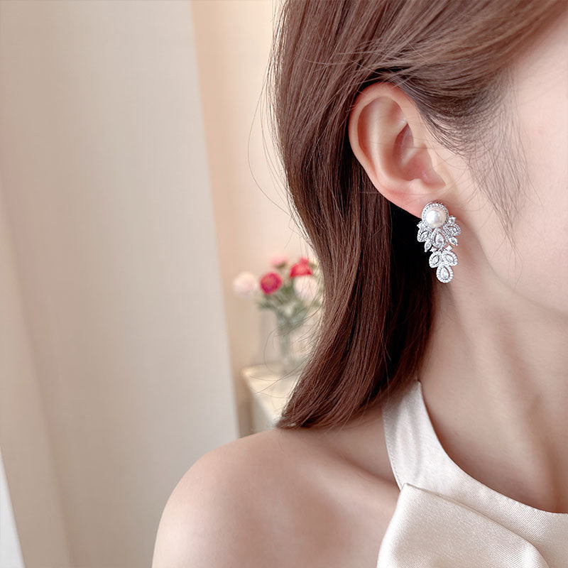2025 Cross-border hot-selling pearl zircon water drop leaf earrings, light luxury heavy industry earrings, fashion versatile earrings wholesale