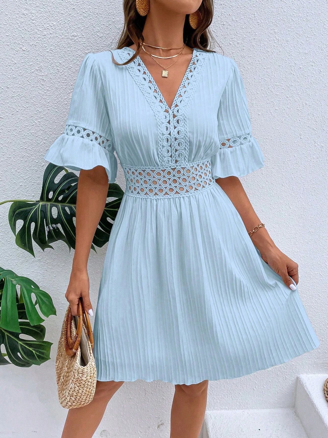 2025 Popular, , New women's clothing summer new splicing lace fashion V-neck waist solid color dress