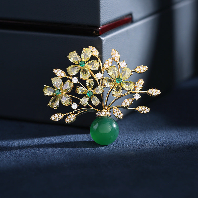 2025 Retro Chinese style high-end brooch wholesale imitation agate zircon inlaid flower blue pin autumn and winter coat accessories
